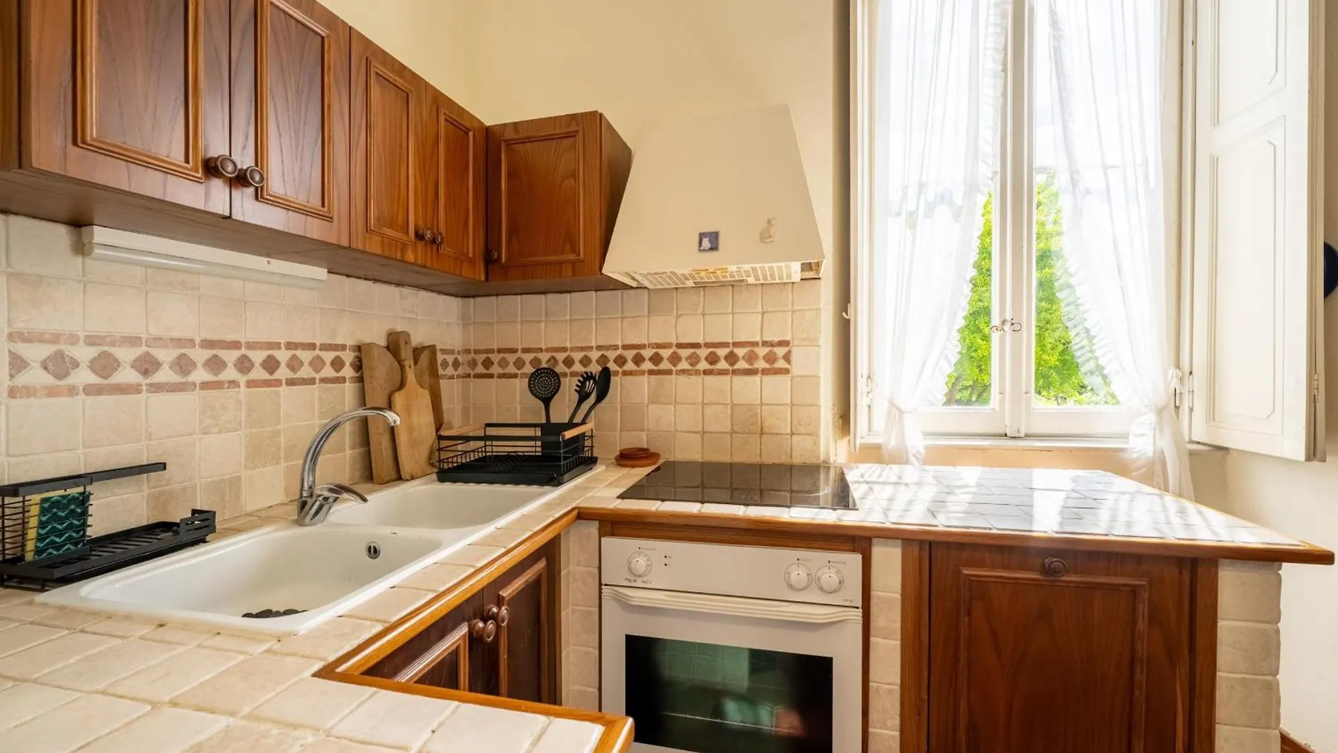 Emilia Gemstone Apartment By Wonderful Italy Μπελάτζιο